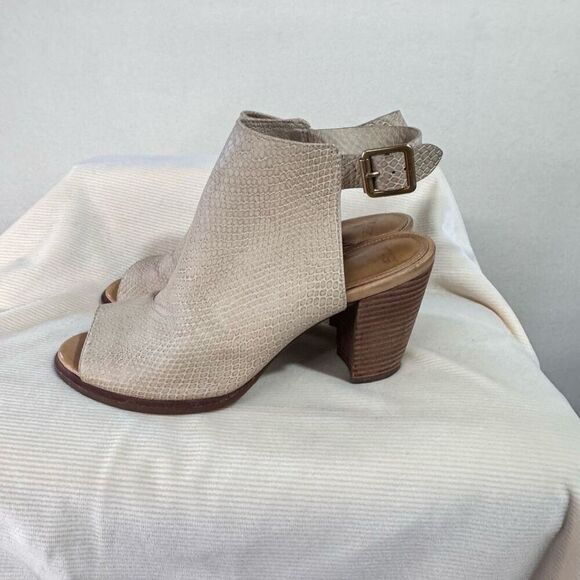 UGG Audrey Exotic embossed leather snake skin sandals open toe block heel sz 9.5 - Picture 4 of 9